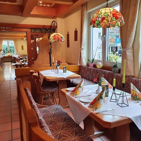 Neuenburger Hof Hotel 3*