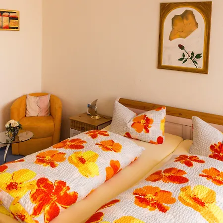 Neuenburger Hof Hotel 3*