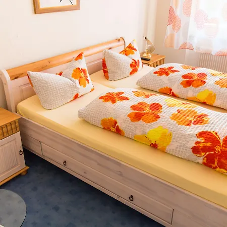 Neuenburger Hof Hotel 3*