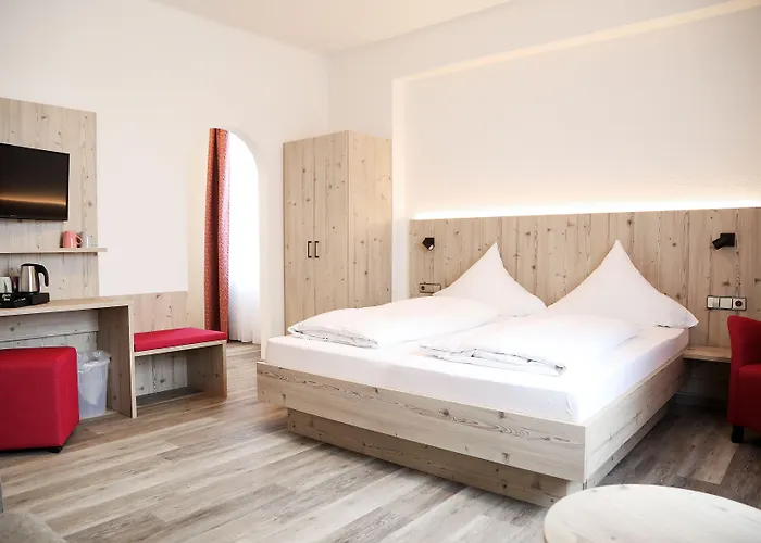 Hotel Neuenburger Hof 3*